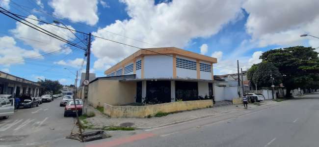 R. SENADOR POMPEU, 2145  2145-A, FUNDO CORRESPONDETE R.QUINTINO BOCAIUVA