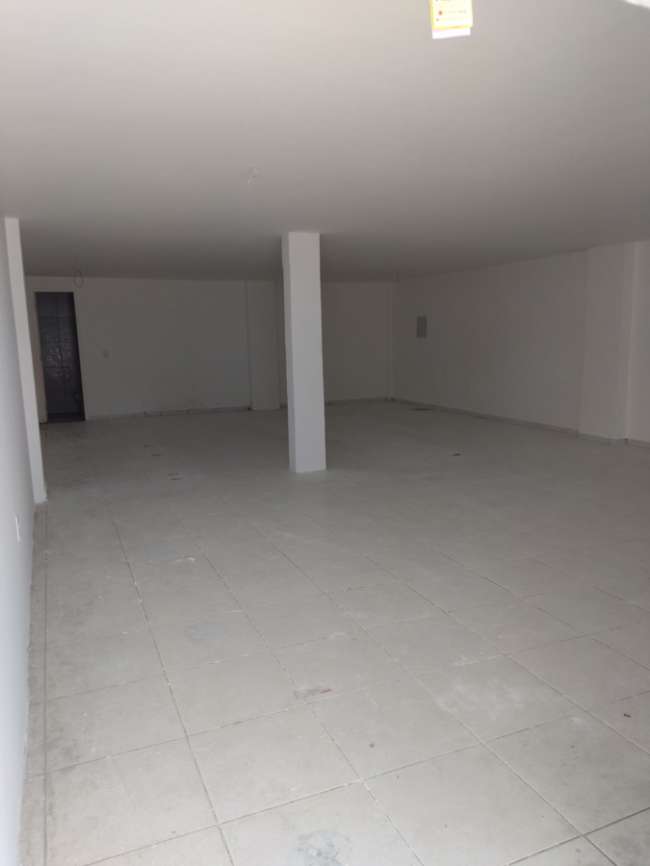 AV. OLIVEIRA PAIVA, 1215 LOJA C