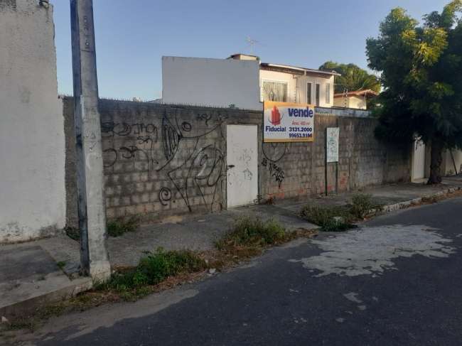 R. GENERAL CAIADO DE CASTRO, 0 VIZINHO AO Nº 1099