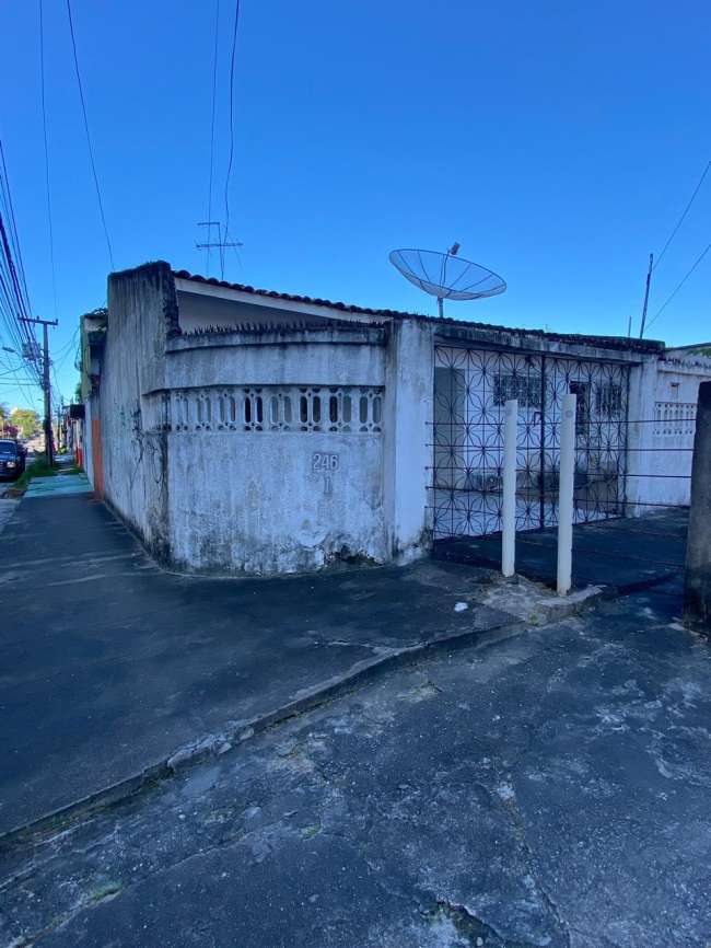 R. INACIO VASCONCELOS, 246 CASA 01